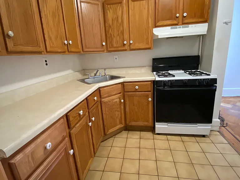 3713 Spring Garden St — Photo 4