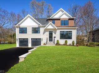 32 W Mcclellan Ave, Livingston Twp., NJ 07039