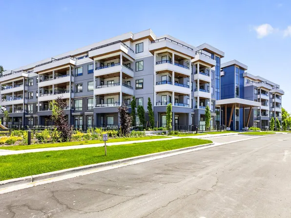 6220 Gooseberry Dr #220, Surrey, BC V3S 0C7