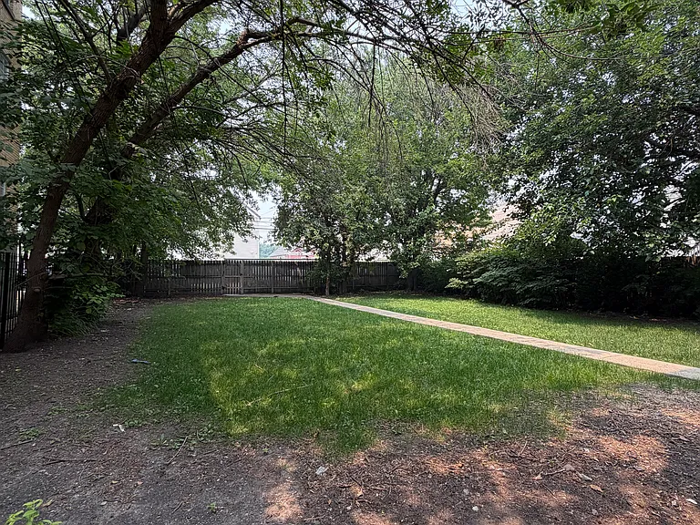 2020 N Spaulding Ave #3 — Photo 24