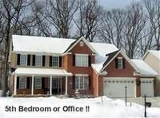 22 Woodruft Dr, Valparaiso, IN 46385