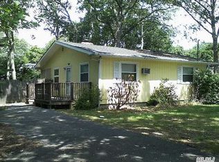 43 George St, East Patchogue, NY 11772