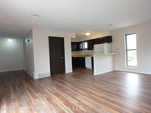 5th image of 103 Sieville Ave #B