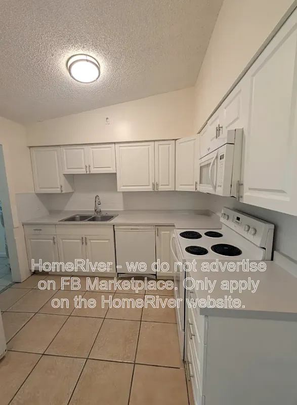 2 bed, 1.0 bath, 1041 sqft, $1,650 — Photo 2