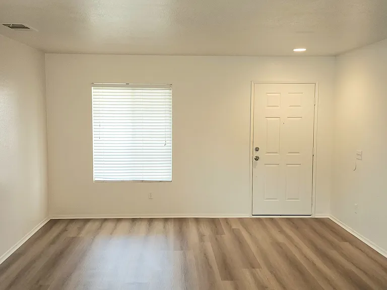 14041 Horseshoe Way — Photo 9