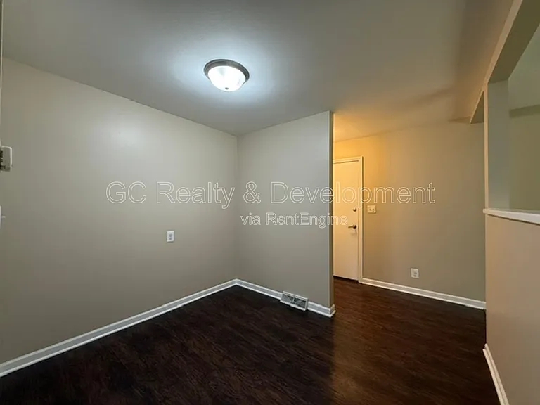 11 Simpson St #F — Photo 6