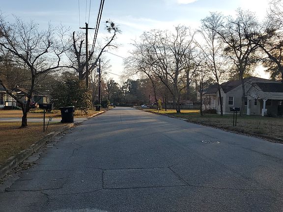 4th image of 514 College St