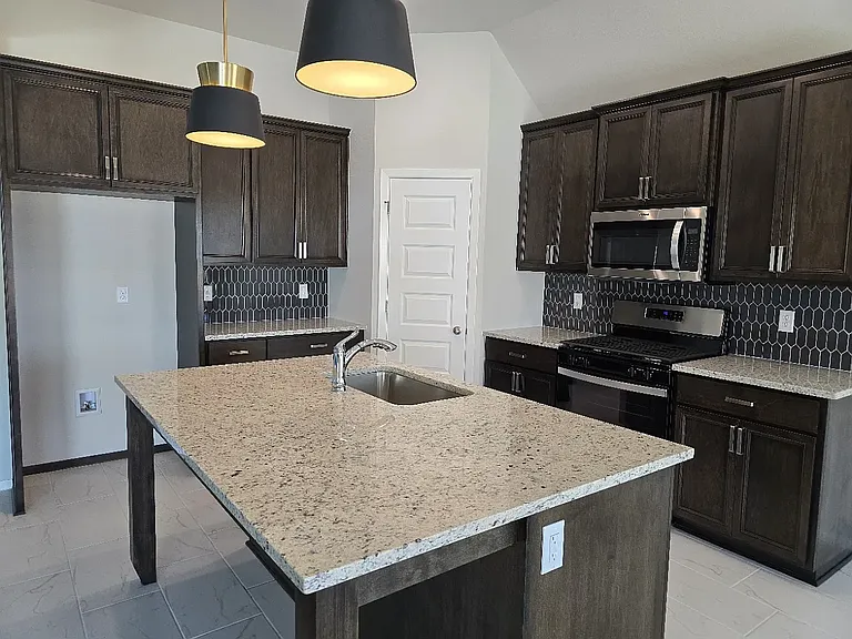 12462 S Maplewood Ave — Photo 5