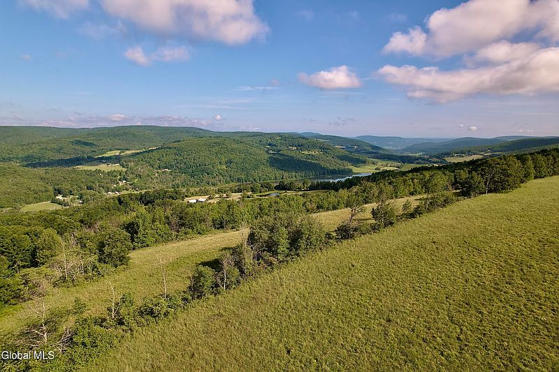 3rd image of L-11 Earls Road