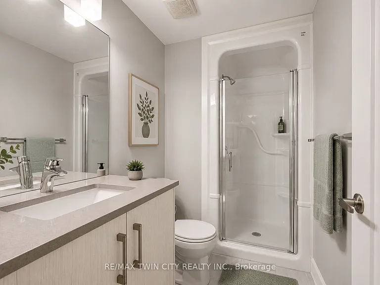 499 Sophia Cres #56 — Photo 21