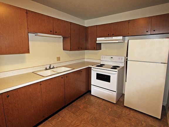 3rd image of 414 W 89th St #416B