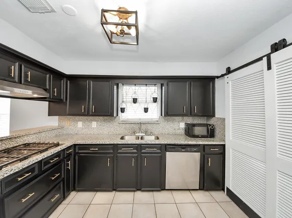18 Barcelona Ct, Missouri City, TX 77459