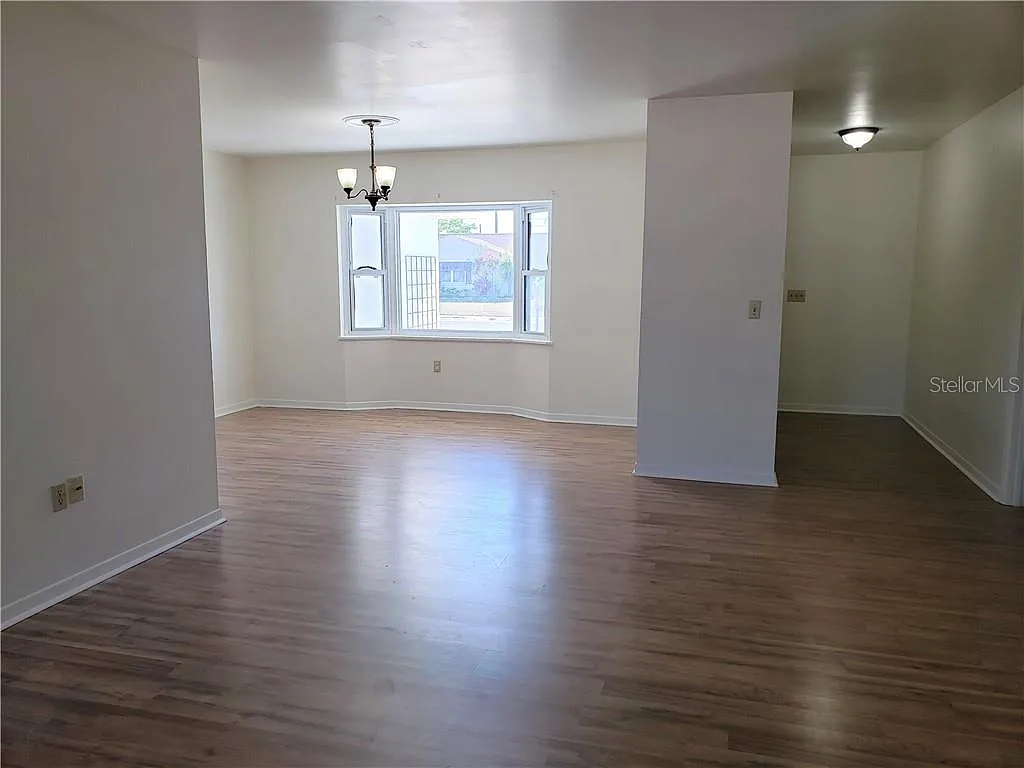 3 bed, 2.0 bath, 1750 sqft, $1,900 — Photo 2