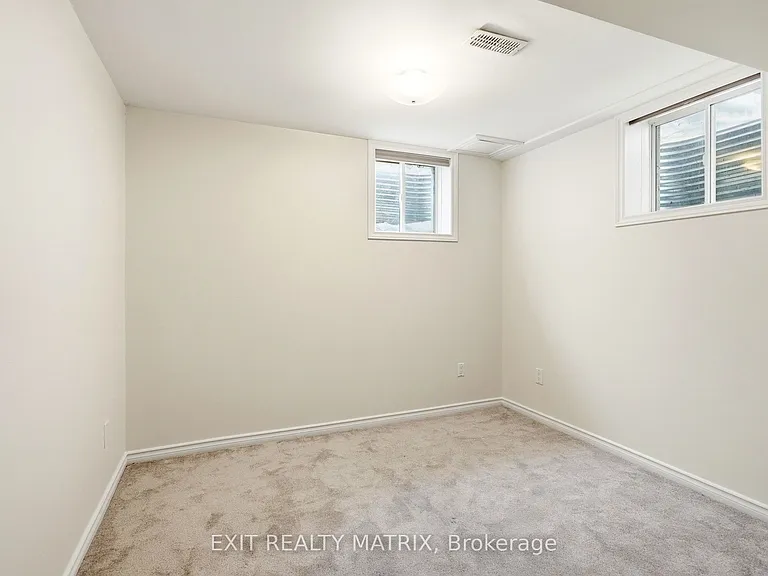 194 Flowing Creek Cir — Photo 23