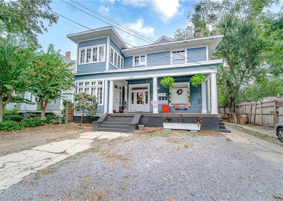 1st image of 207 Michigan Ave