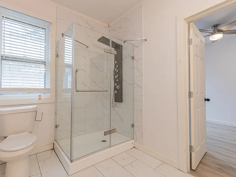 1010 Burnet St — Photo 21