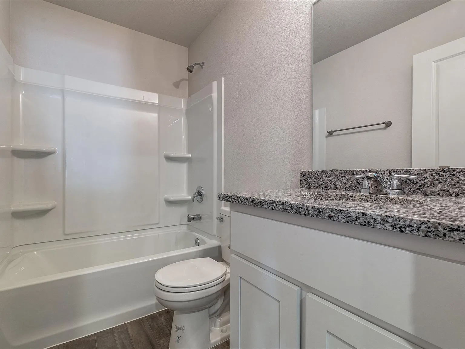 5 bed, 2180 sqft, $2,250 — Photo 4