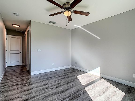 4th image of 176 Boundary Blvd Unit A