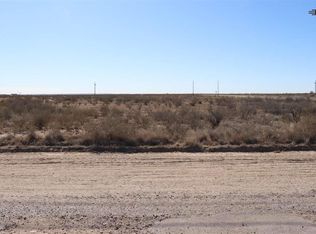 8306 Roadrunner Ridge Rd, Carlsbad, NM 88220