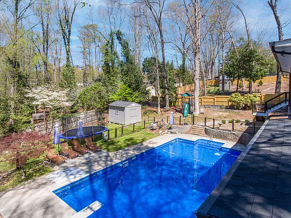 5th image of 576 Stillwood Dr
