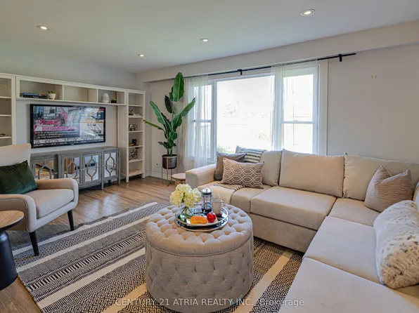 251 Stouffer St, Whitchurch Stouffville, ON L4A 4Y8