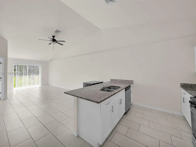 4106 SW 7th Pl — Photo 7