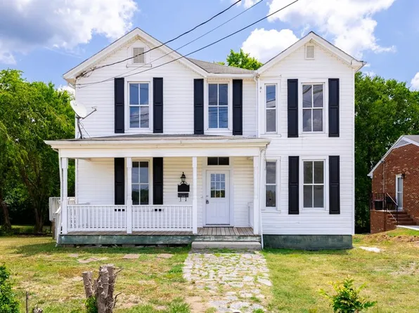 618 S Main St, Farmville, VA 23901