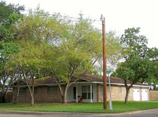 1218 Huck St, Cuero, TX 77954