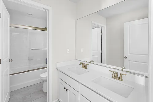 34 Marion Ave Photo 1