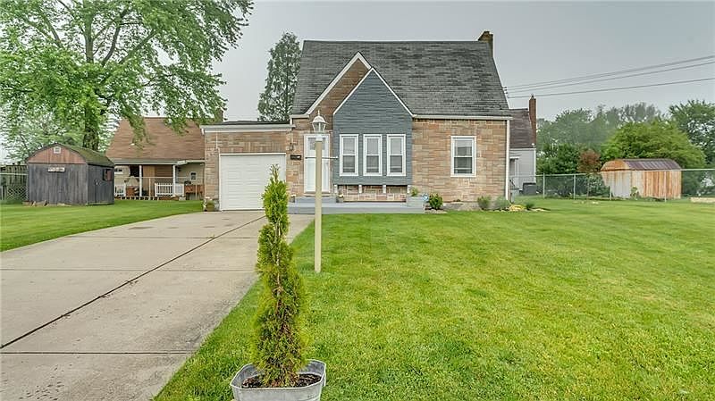 1st image of 619 Riverview Dr