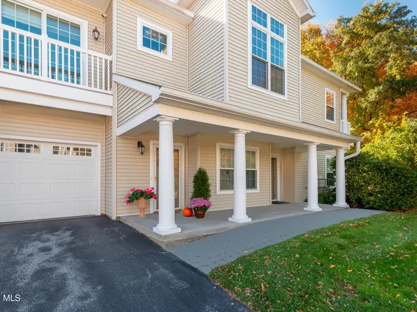 304 Vly Point Drive Drive, Niskayuna, NY 12309