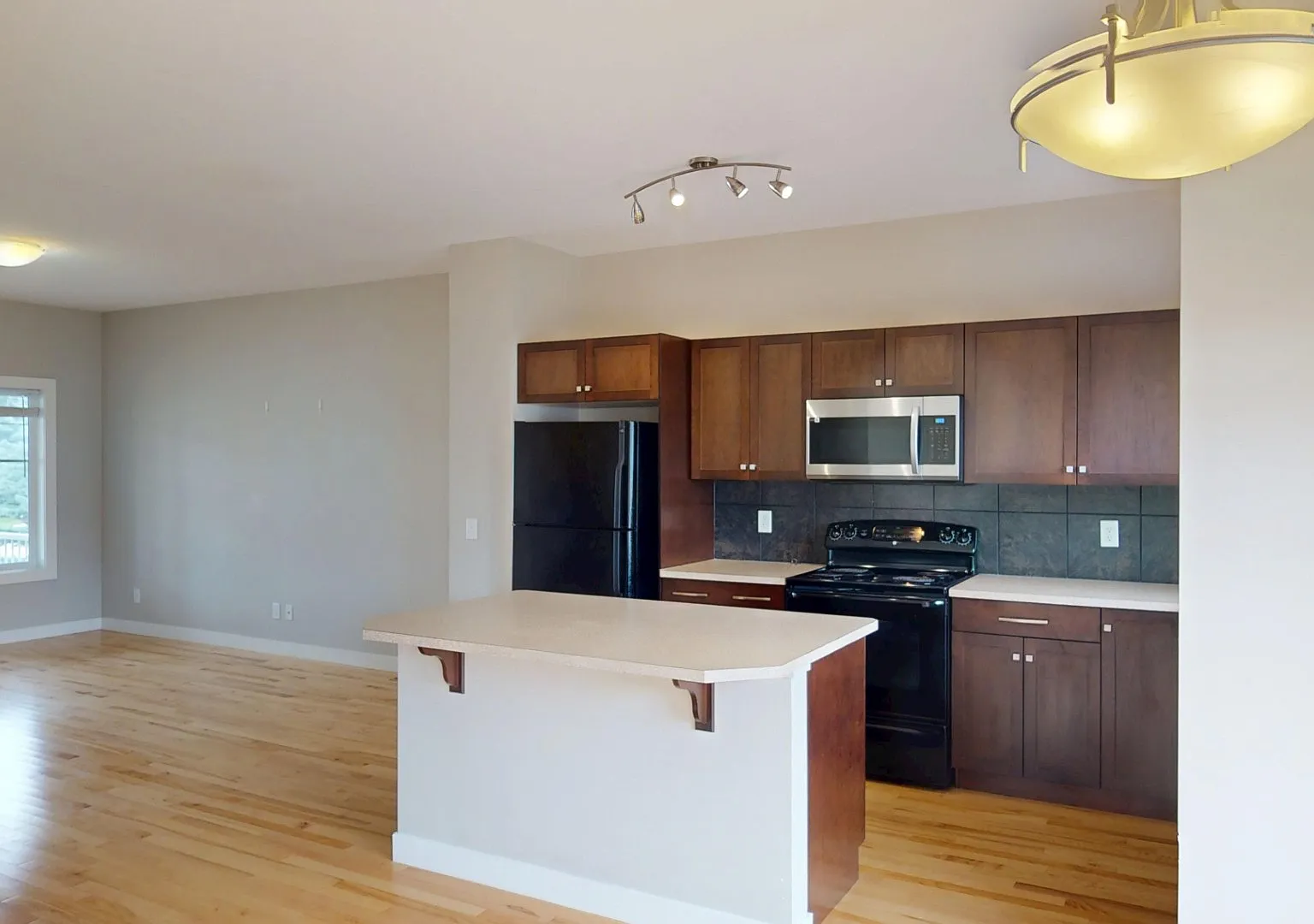 75 Royal Oak Drive NW — Photo 3