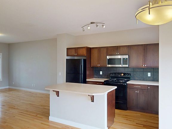 3rd image of 75 Royal Oak Dr NW