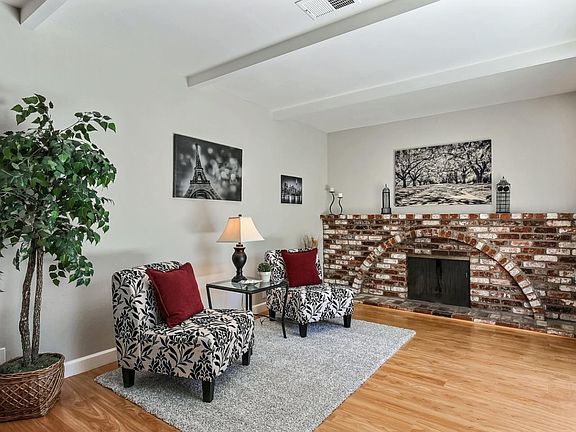 3rd image of 2947 Rossmore Ln