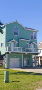 1335 Outrigger St, Tiki Island, TX, 77554