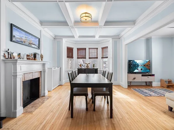 601 Franklin St APT 2, Melrose, MA 02176