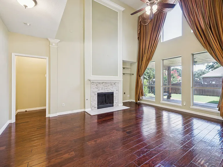 3201 Kent Dr — Photo 5