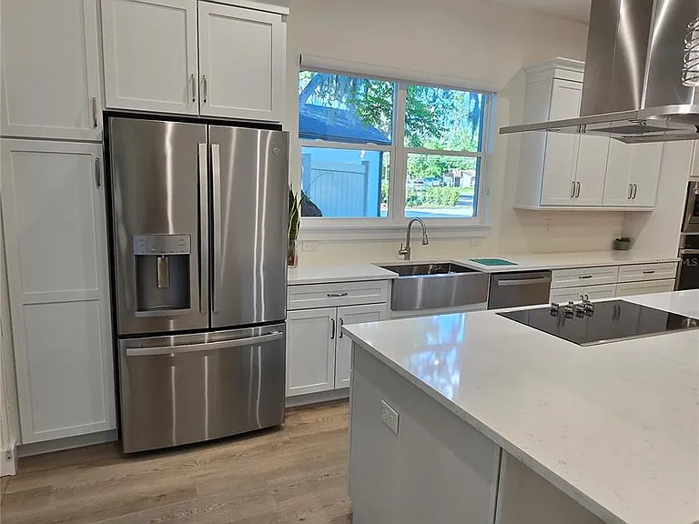 106 Lake Dr — Photo 7