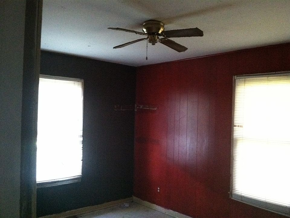 2nd image of 506 Marie Pl