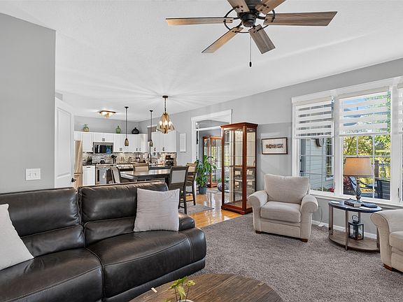 2nd image of 2705 Shoreview Cir