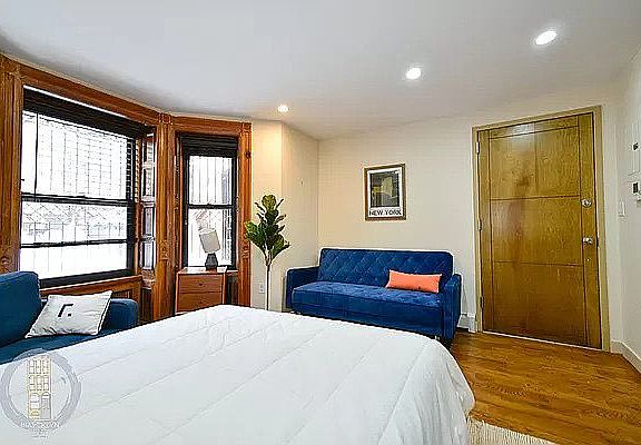 5th image of 212 Hancock St APT 3
