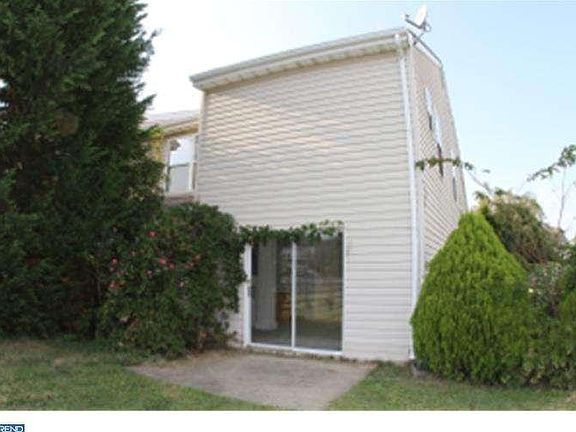 3rd image of 382 Marldale Dr