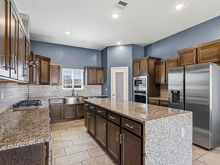 2300 Sammy Cervantes St — Photo 10