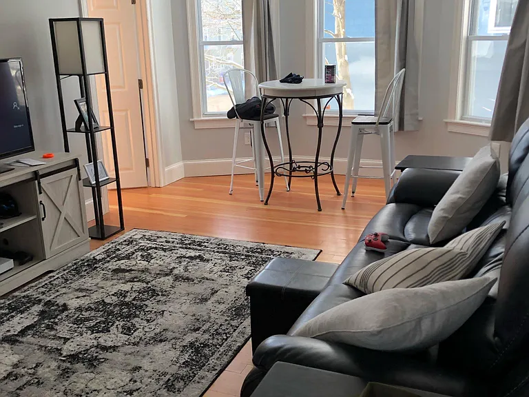 181 Brown St — Photo 2