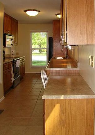 3rd image of 1750 Shallowbrook Dr
