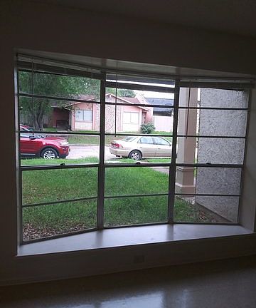 3rd image of 6603 Spring Hurst St