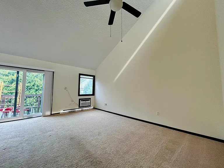 118 Osborne St #2B — Photo 12