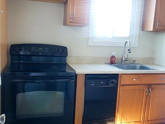 5th image of 104 Marseilles Ave