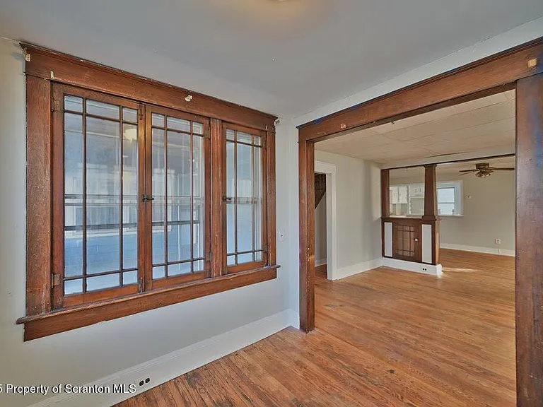 416 E Market St — Photo 10