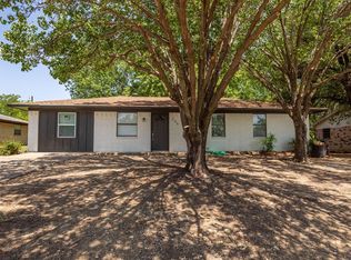 209 Southside Dr, Sanger, TX 76266